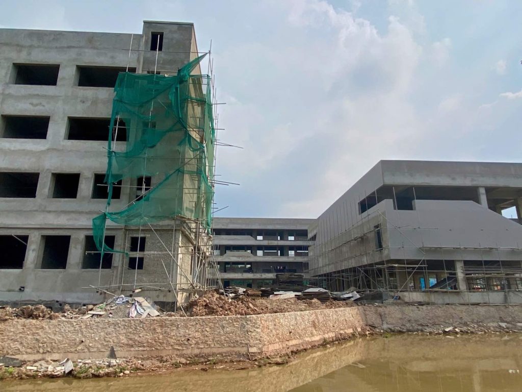 Lưới trát tường cho trường học Trường học xây dựng sử dụng lưới trát tường